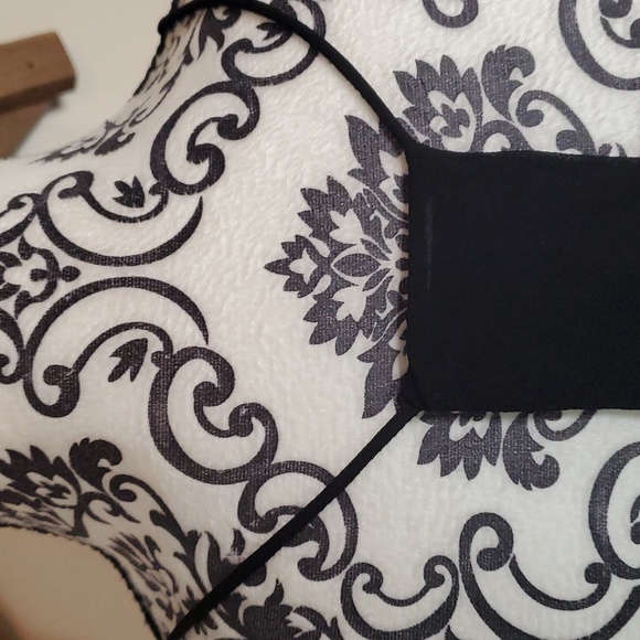 Francesca's Thin Straped Top NWT - Picture 7 of 7